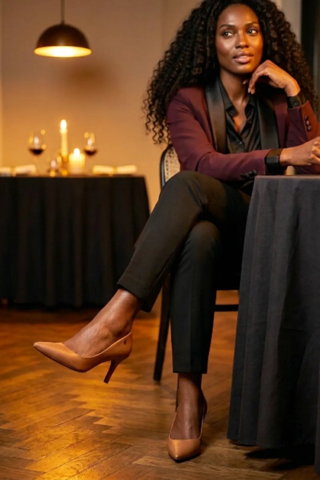 Scarpin fechado bico fino salto médio — elegância no inverno
